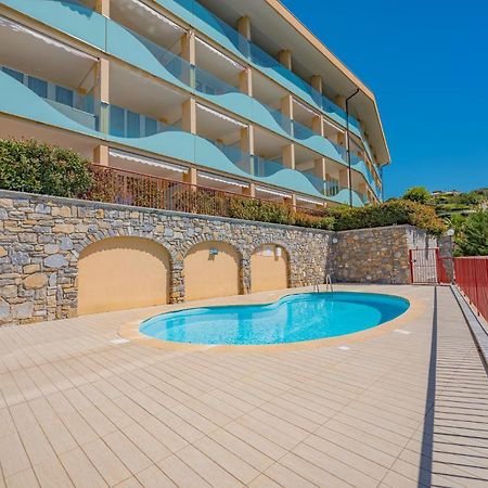 Appartamento Incantevole Con Piscina Vallecrosia Exterior photo