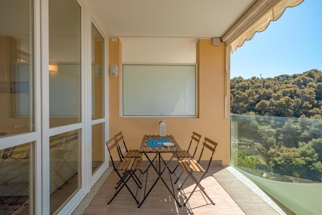 Appartamento Incantevole Con Piscina Vallecrosia Exterior photo